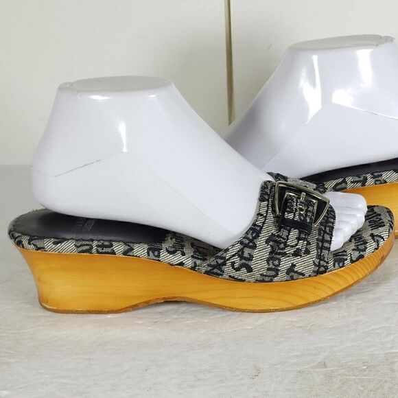 Stuart Weitzman Women's US 7,5B Graffiti Logo Buckle Wooden Heel Wedge Sandals - Picture 9 of 14